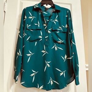 Ann Taylor Blouse Size M 💙